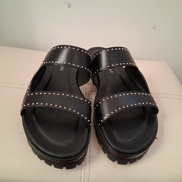 Tamara Mellon ROAM Studded Sandals Size 9 - Picture 4 of 7